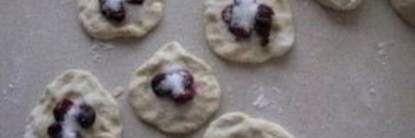 пирожки с вишней на кефире