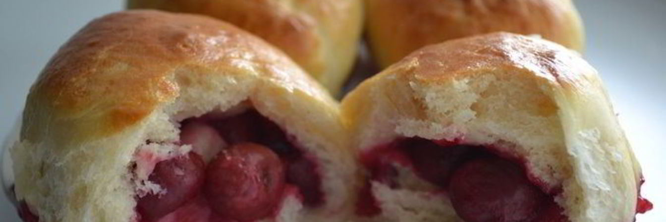 Пирожки с вишнями