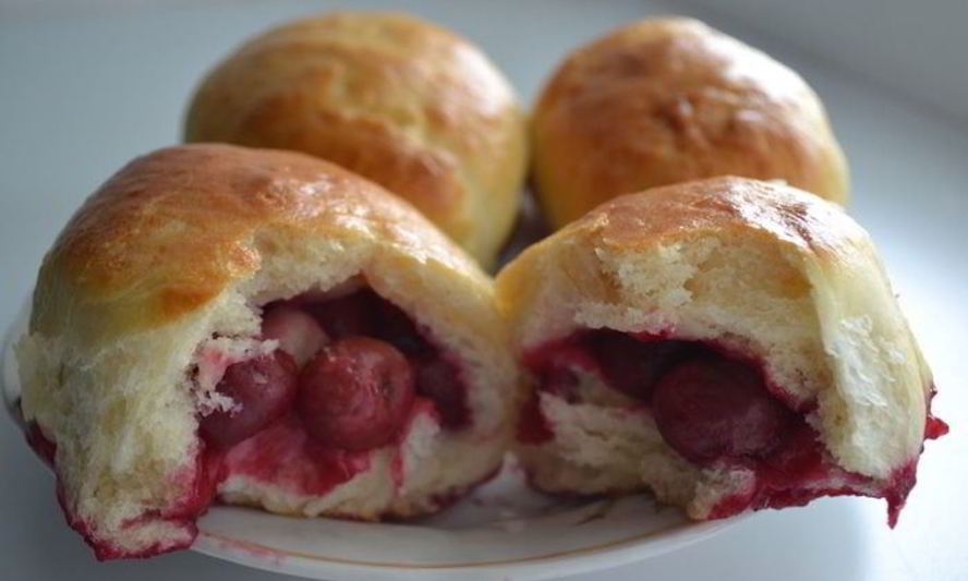 Рецепт пирожков с вишнями