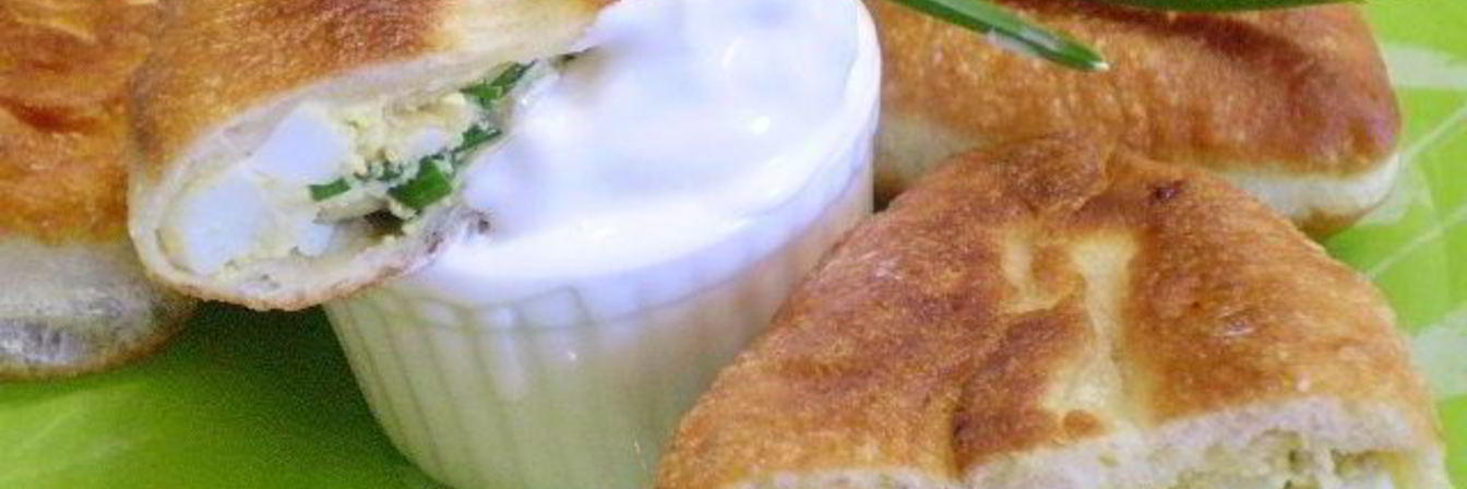 Пирожки с яйцом и зеленью
