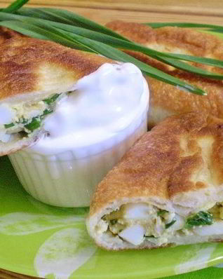 Пирожки с яйцом и зеленью