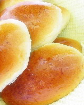 Пирожки со смородиной из дрожжевого теста