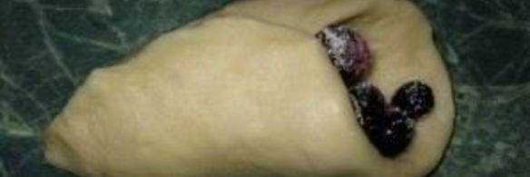 пирожки со смородиной из дрожжевого теста