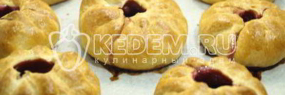 пирожки в духовке с жимолостью