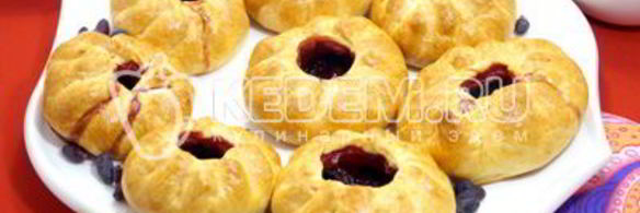 пирожки в духовке с жимолостью