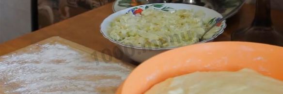 пирожки в мультиварке с капустой