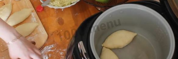 пирожки в мультиварке с капустой