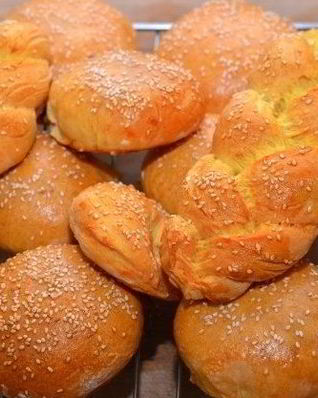 Сдобные пирожки с творогом