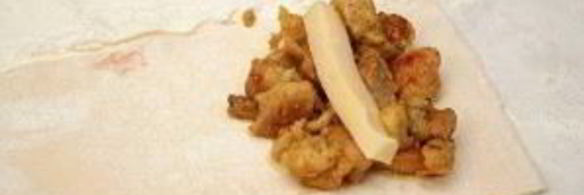 слоеные пирожки с курицей и сыром