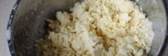 слоеные пирожки с вишней на пиве