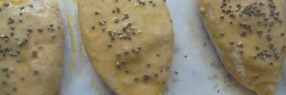 цельнозерновые пирожки со снытью, морской капустой и яйцом