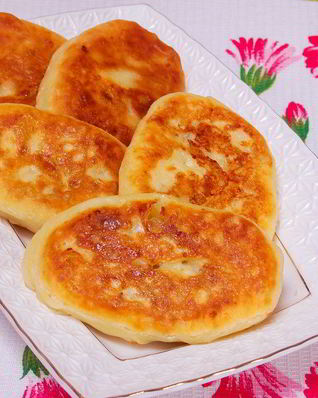 Яблочные пирожки на творожном тесте