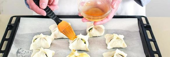 яичные пирожки с черемшой и зеленым луком