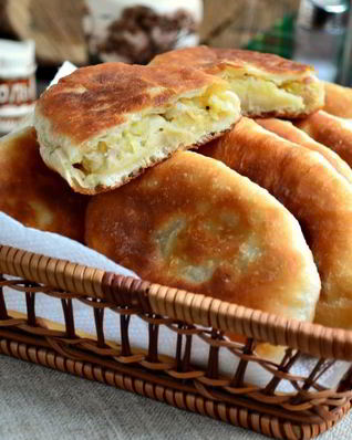 Жареные пирожки с картофелем и мясом