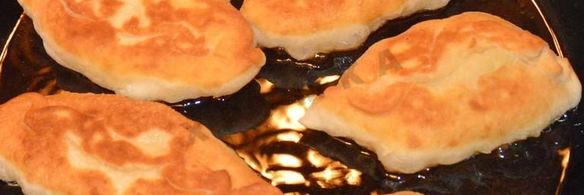 жареные пирожки с луком и яйцом на кефире
