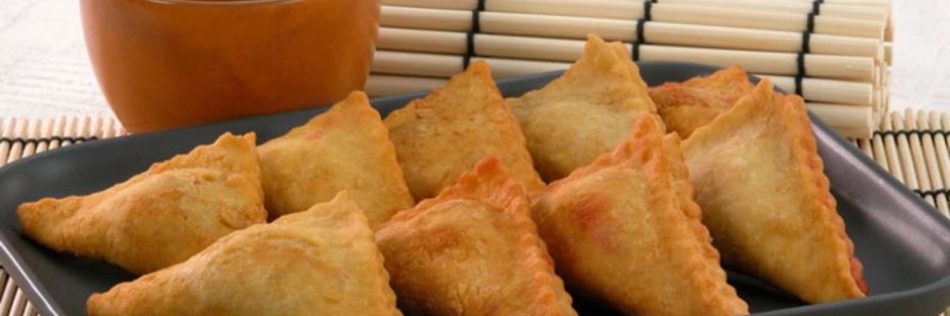 Жареные пирожки с вишней