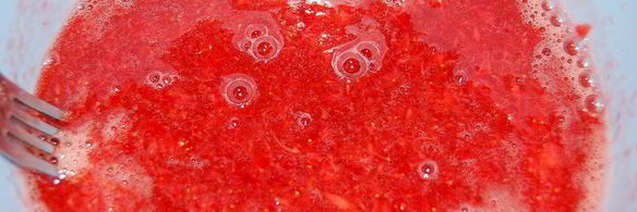 бисквитное пирожное с клубничным суфле