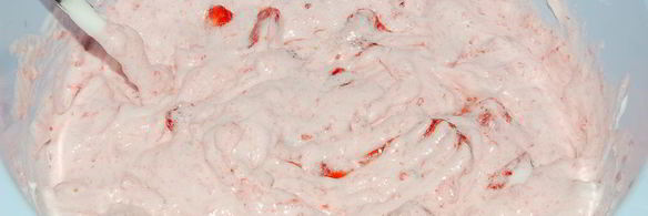 бисквитное пирожное с клубничным суфле