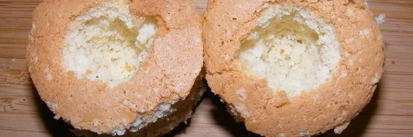 бисквитные пирожные маргаритки с заварным кремом и сливками