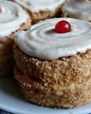 Бисквитные пирожные с кремом