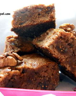 Брауни с инжиром и грецкими орехами