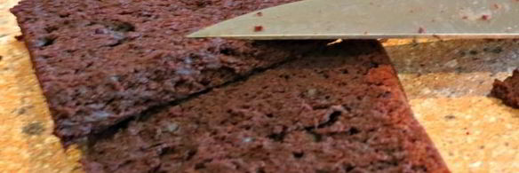 брауни с миндалем и карамелью