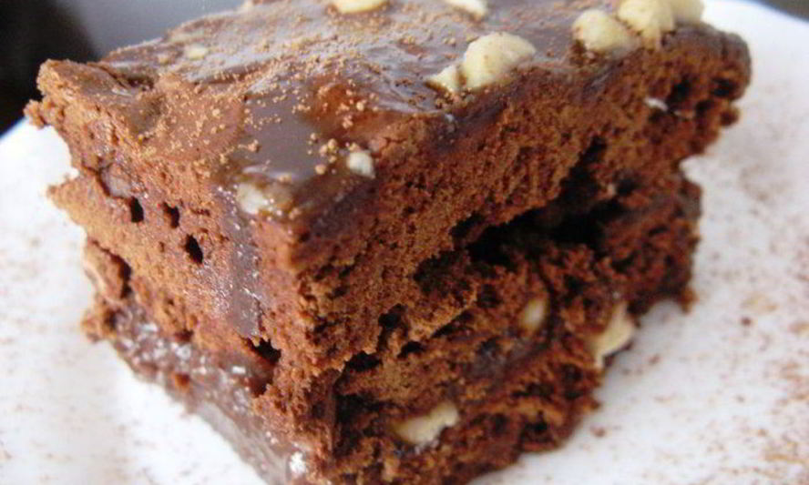 Рецепт брауни с соленым арахисом и шоколадной карамелью