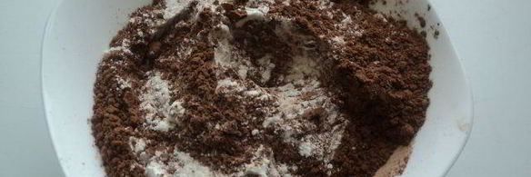 брауни с сырно-черничной прослойкой