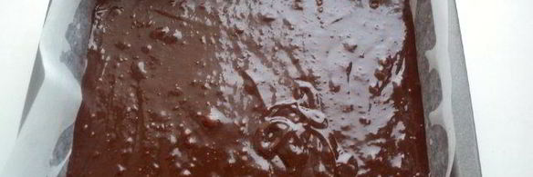 брауни с сырно-черничной прослойкой