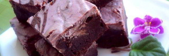 брауни с сырно-черничной прослойкой