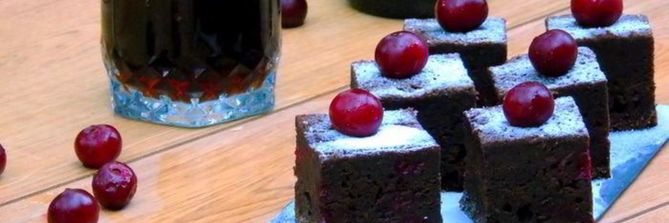 Брауни с вишней на темном пиве