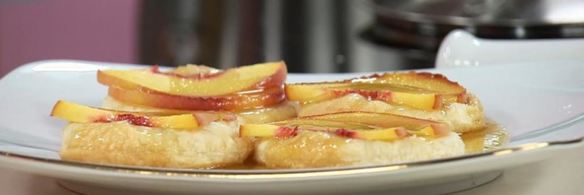 карамельные пирожные с фруктами