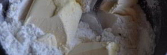 лимонные пирожные с клюквой