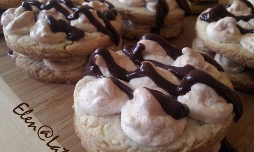 Рецепт миндальных пирожных с капельками из безе очень быстро