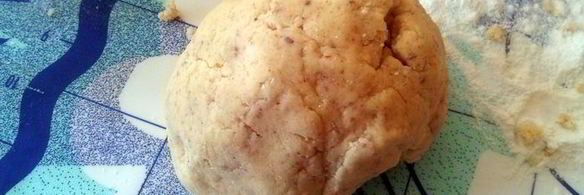 миндальные пирожные с капельками из безе очень быстро