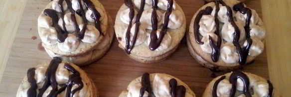 миндальные пирожные с капельками из безе очень быстро