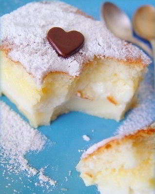 Нежные пирожные в сахарной пудре