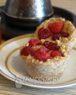 Овсяные пирожные с малиной