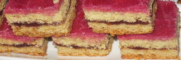 песочное пирожное малинка