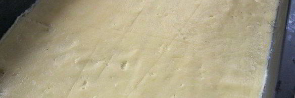 песочное пирожное с глазурью