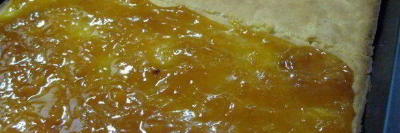 песочное пирожное с глазурью