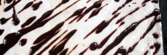 песочное пирожное с глазурью