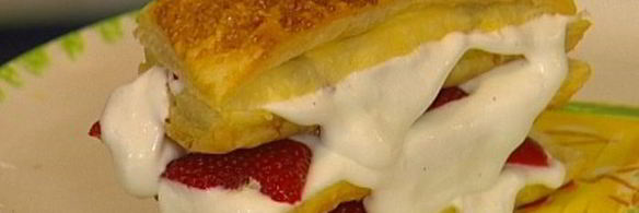 пирожное клубничный наполеон