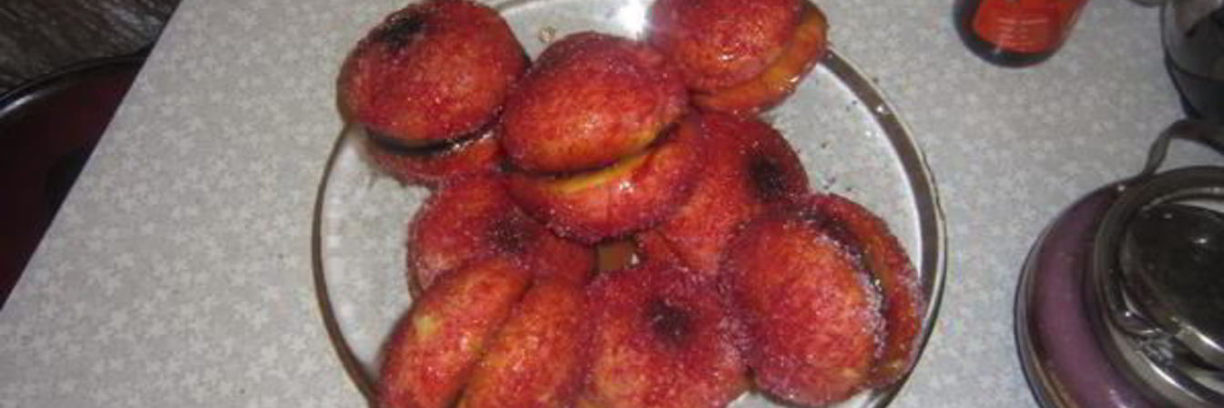 Пирожные Персики