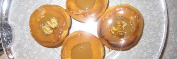 пирожные персики