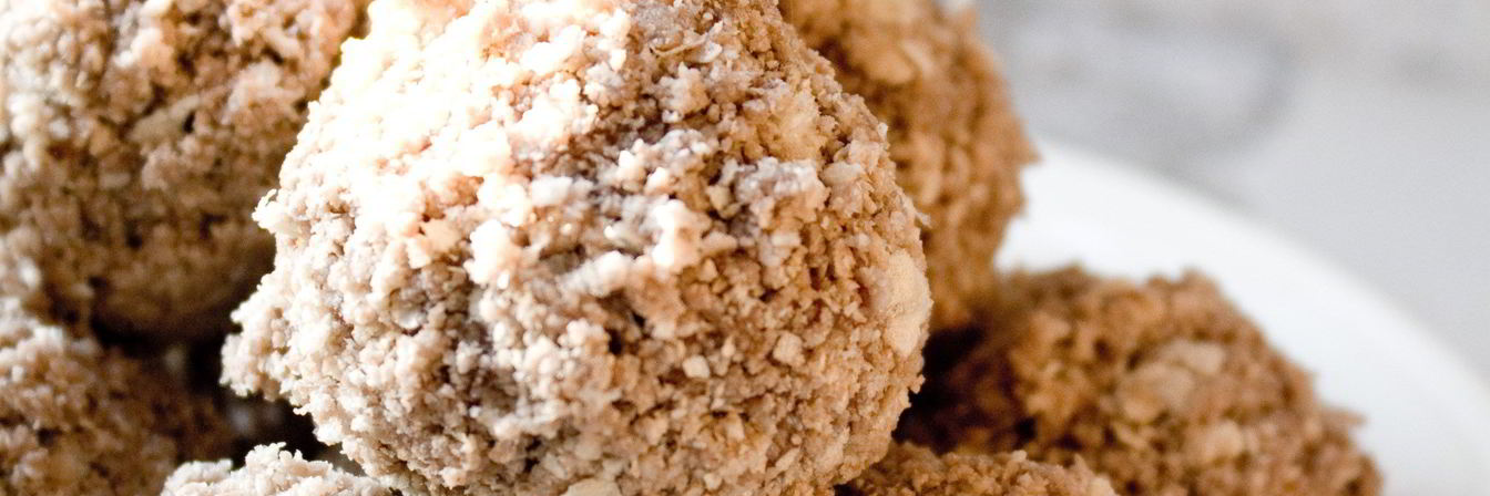 Пирожные с изюмом в шоколадной глазури