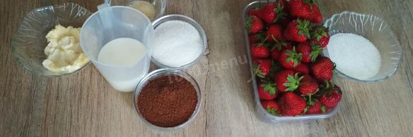 пирожные с клубникой и бананом