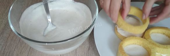 пирожные с клубникой и бананом