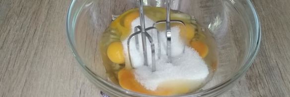 пирожные с клубникой и бананом