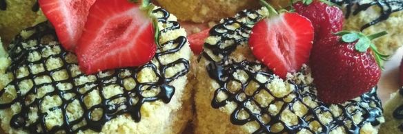 пирожные с клубникой и бананом